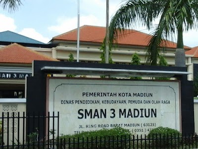 Photos of SMA 3 Madiun