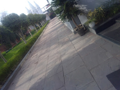 Af1qippc5nmbnlskvzci2ti9losbkjvuelh6fdxugaig=s387 K No