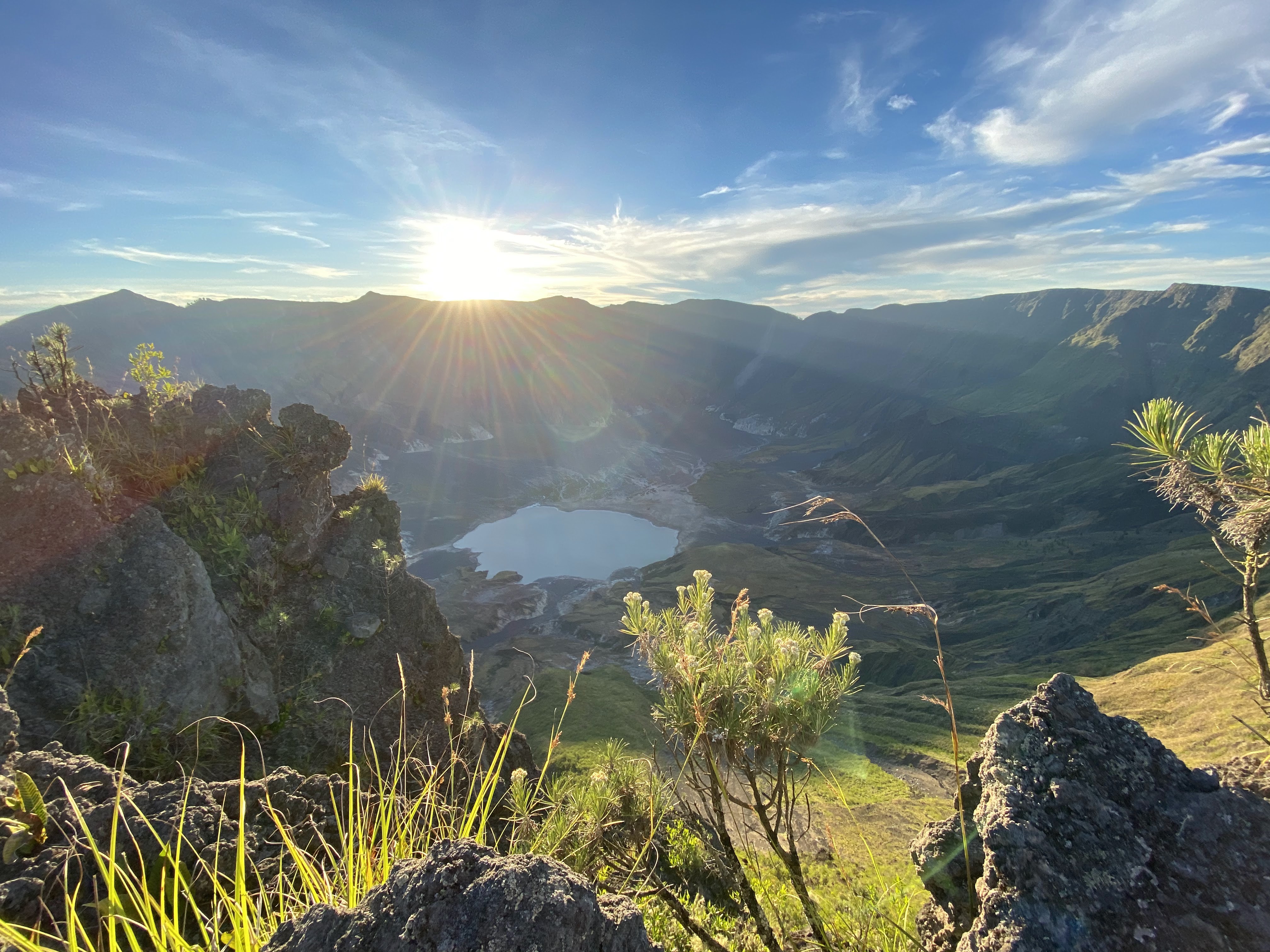 Gunung Tambora: Pesona Alam dan Sejarah Letusan Megahnya