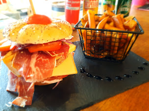 Photo n°22 de Pizza & burger | Snack Ornaisons à Ornaisons (Pizzas à emporter)