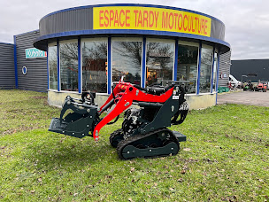 Photo n°4 de Tardy Motoculture à Châteaubernard (Atelier de réparation de tracteurs)