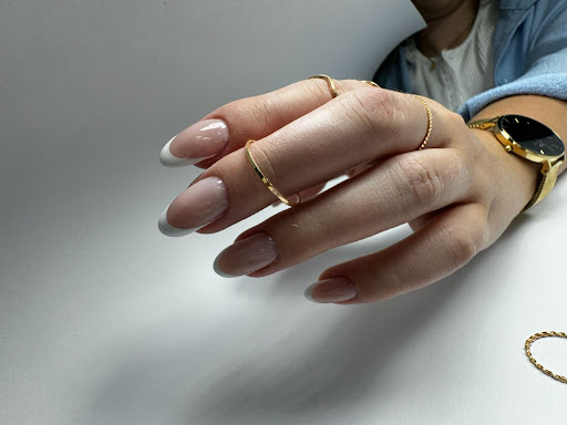 Kosmetikstudio Marburg: Nagelstudio, Kosmetikerin, Haarverlängerung