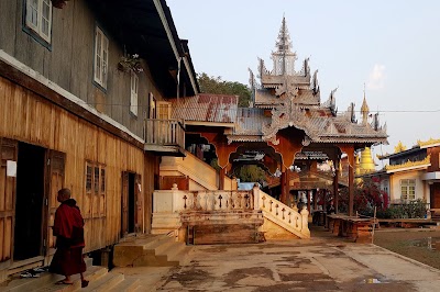 Photos of Pyae Thar Tun - Hand weaving Center