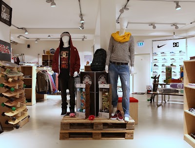 Photos of Titus Aachen - Skateshop und Streetwear