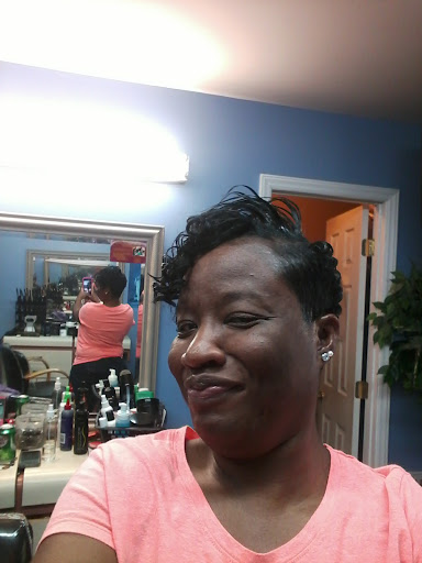 Headhunters Family Hair Care Logo