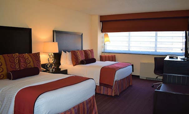 Washington Plaza Hotel by null