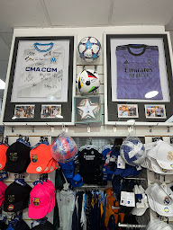 Photo n°15 de PlanetFoot.com Le Perthus à Le Perthus (Magasin de vêtements pour jeunes)