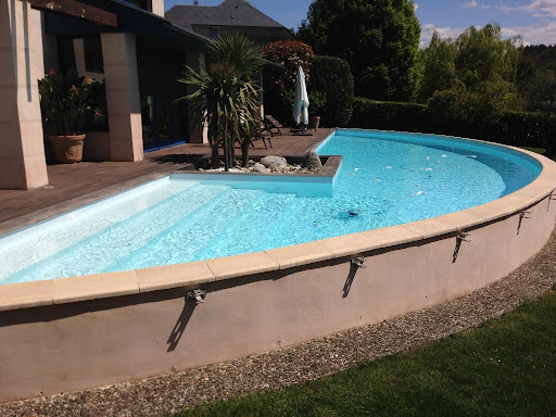 Photo de Côté Piscine à Ibos (65420)