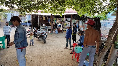 Photos of ចែ មុំ មានលក់ភេសជ្ជៈគ្រប់មុខ និង មានជួសជុសម៉ូតូ មាសីុនគ្រប់មុខ