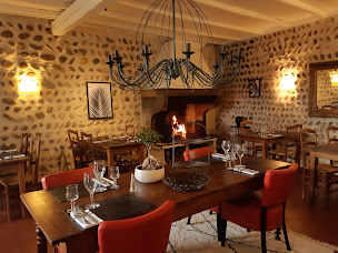 Photo n°24 de L'AUBERGE DES COLLINES à Granges-les-Beaumont (Hôtel)