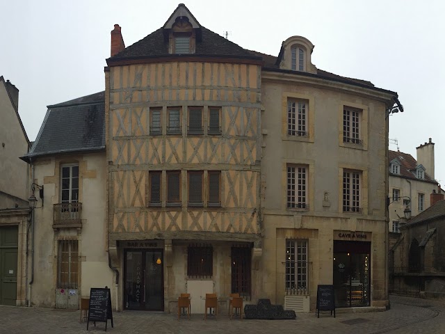 La Pharmacy