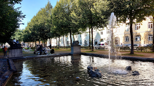 Brunnen mit jagbaren Tieren
