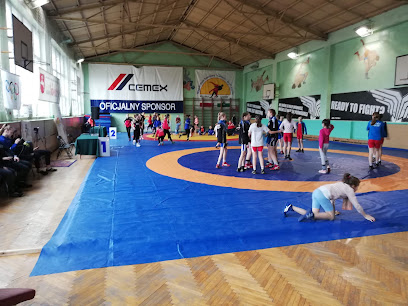 Cement-Gryf. Miejski klub sportowy