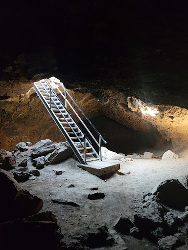 Boyd Cave - Visual