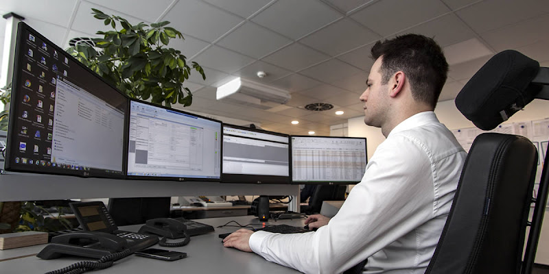 Industrie-Bewachung WACHTMEISTER