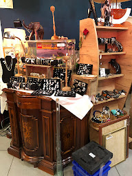 Photo n°17 de La P'tite Puce - La Grande Brocante à Le Péage-de-Roussillon (Magasin de vêtements vintage)