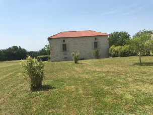 Photo n°8 de Domaine Le Repos Des Cigales à Thézac (Agence de location de chalets)