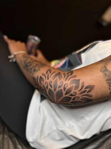 BlackSmith Tattoo Studio - Visual