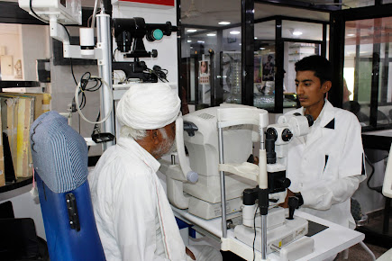 Af1qippcmueccczusumspq4rsya2qz8ge53eynjw2zzi=s435 K No