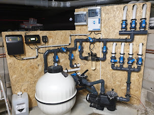 Photo n°3 de Détente et piscine à Bourgs sur Colagne (Piscine extérieure)