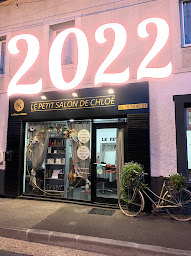 Photo n°21 de Le petit salon de Chloë à Saint-Aubin-lès-Elbeuf (Salon de coiffure)