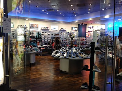 SKECHERS Retail