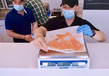 Solomos Queen Mary - Saumon fumé de qualité - Quality Smoked Salmon by null