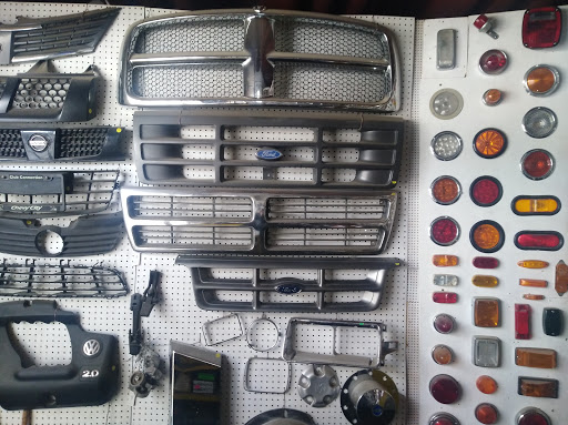 AUTOPARTES y ACCESORIOS "El Coyote" Gallery - Mexico