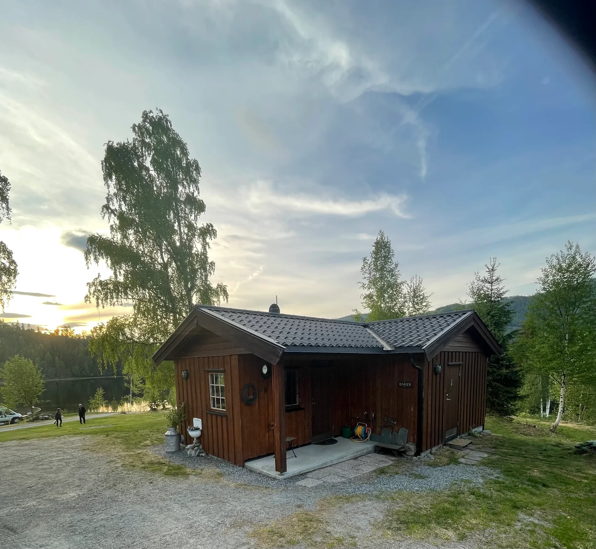Strandheim Cabins / Camping