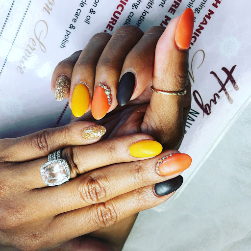 Hug Nails - Thumbnail