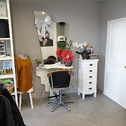 Photo n°22 de marie coiffure à Châteauneuf-de-Gadagne (Salon de coiffure)