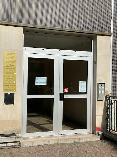 19 Pl. des Comtes du Maine, 72000 Le Mans