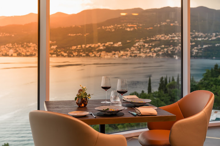 Nebo Restaurant & Lounge by null