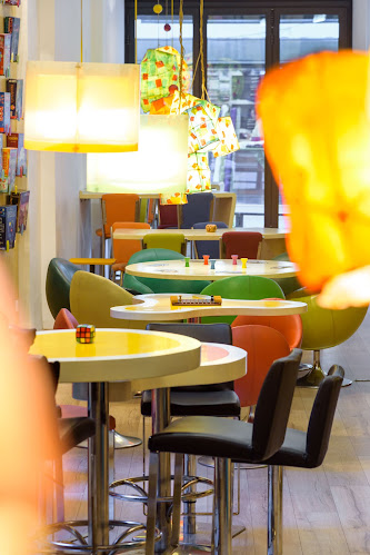 PLAYHOUSE ATHENS - Κρωπία