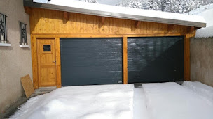 Photo n°7 de NAUDIN Fermetures - Portes de Garage à Curbans (Fournisseur de portes)