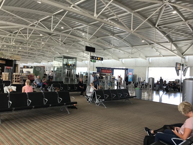 Aéroport international de Larnaca