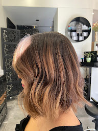 Photo n°4 de Le Salon d'Angélique institut HairSpa, spécialiste coloration Davines à Paris (Institut de spa et bien-être)