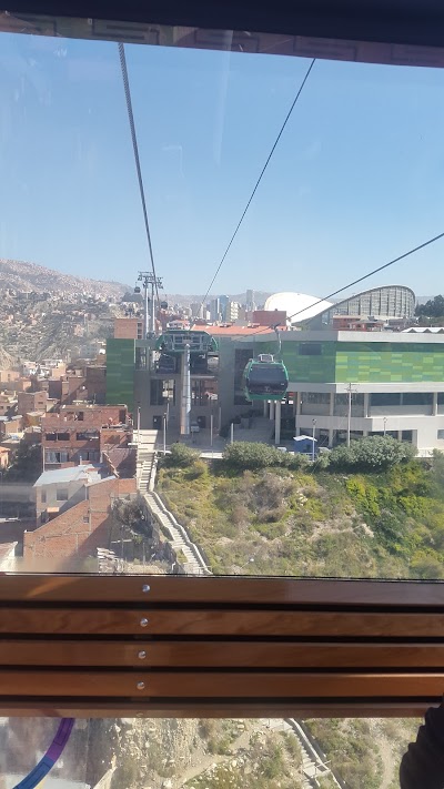 Photos of Estaci&oacute;n Telef&eacute;rico Alto Obrajes