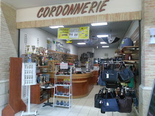 Photo n°1 de CT SERVICES à Barbezieux-Saint-Hilaire (Cordonnier)