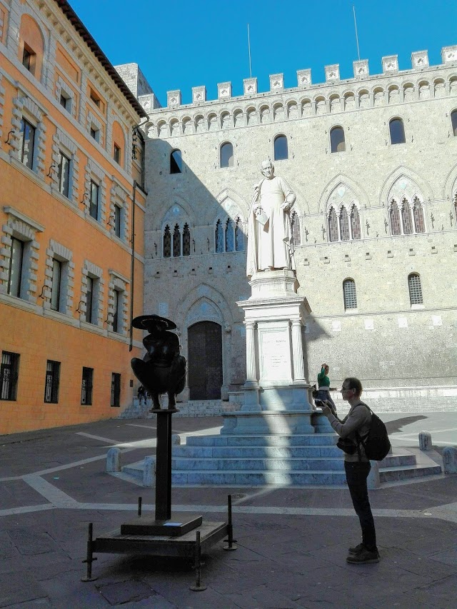 Piazza Salimbeni