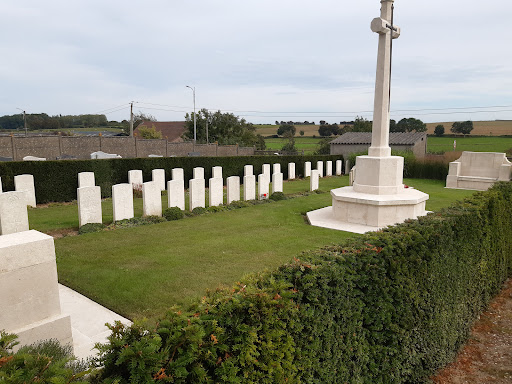 maurois communal cemetery ww1 Logo