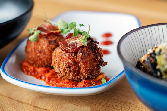 Salaryman East Lake by null