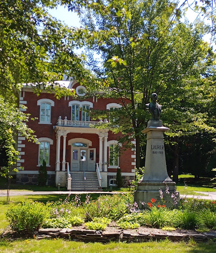 Musée Laurier - Visual