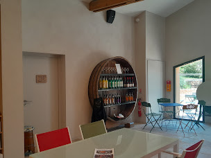 Photo n°2 de Caveau de Saint Amour à Saint-Amour-Bellevue (Caviste)