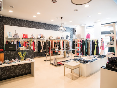 Opium Abbigliamento Donna Via Nazionale, 111, 64026 Roseto degli Abruzzi TE, Italia