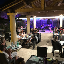 Photo n°19 de Restaurant La Promenade Bar à Cénac-et-Saint-Julien (Point Wi-Fi)