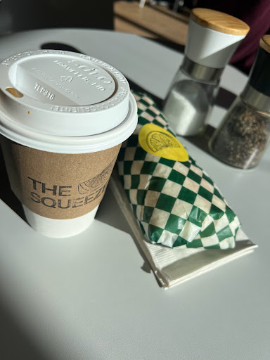 The Squeeze - Salad and Smoothie Bar - Thumbnail