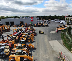 Photo n°7 de M3 JCB - HYUNDAI MH | Siège social à Bellevigny (Société de travaux publics)