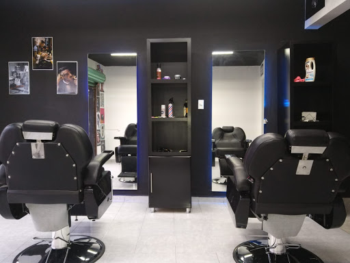 EL CLUB BARBER SHOP