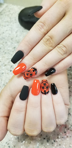 GQ Nails